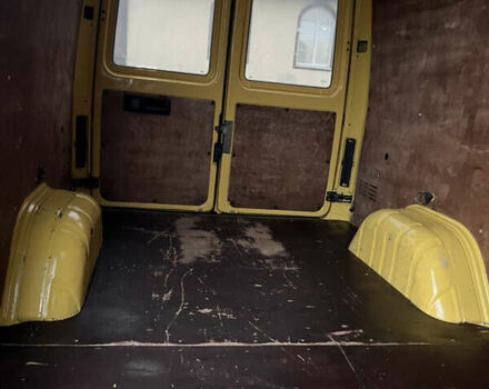 Желтый Мерседес Sprinter, объемом двигателя 2.7 л и пробегом 370 тыс. км за 10700 $, фото 35 на Automoto.ua