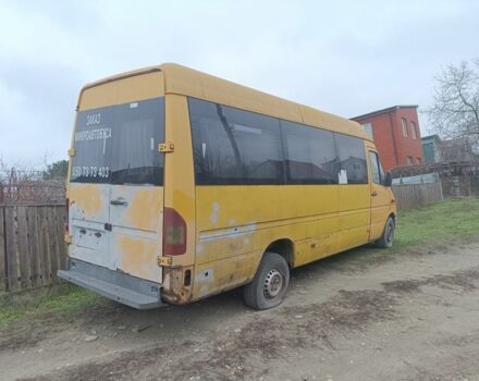 Желтый Мерседес Sprinter, объемом двигателя 2.2 л и пробегом 460 тыс. км за 5300 $, фото 3 на Automoto.ua