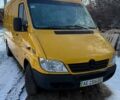 Желтый Мерседес Sprinter, объемом двигателя 2.15 л и пробегом 570 тыс. км за 12800 $, фото 1 на Automoto.ua