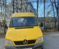 Желтый Мерседес Sprinter, объемом двигателя 2.1 л и пробегом 387 тыс. км за 8300 $, фото 2 на Automoto.ua