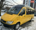 Желтый Мерседес Sprinter, объемом двигателя 2.7 л и пробегом 600 тыс. км за 11500 $, фото 1 на Automoto.ua