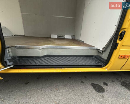 Жовтий Мерседес Sprinter, об'ємом двигуна 0 л та пробігом 175 тис. км за 22750 $, фото 27 на Automoto.ua