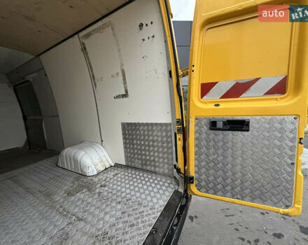 Жовтий Мерседес Sprinter, об'ємом двигуна 0 л та пробігом 175 тис. км за 22750 $, фото 14 на Automoto.ua