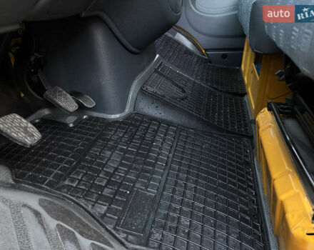 Мерседес Sprinter 2006 у Рівному на Automoto.ua Жовтий Мерседес Sprinter, об'ємом двигуна 2.2 л та пробігом 377 тис. км за 11450 $, фото 38 на Automoto.ua