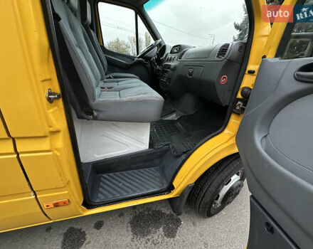 Жовтий Мерседес Sprinter, об'ємом двигуна 0 л та пробігом 175 тис. км за 22750 $, фото 23 на Automoto.ua