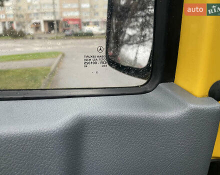 Жовтий Мерседес Sprinter, об'ємом двигуна 2.1 л та пробігом 380 тис. км за 8950 $, фото 48 на Automoto.ua
