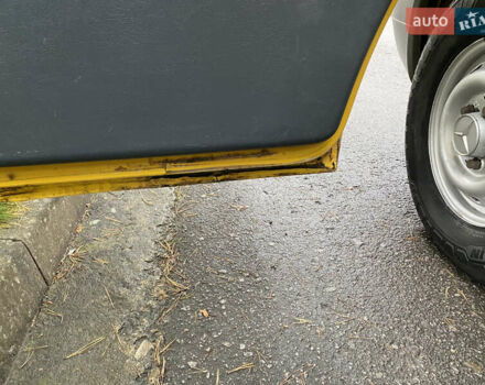 Жовтий Мерседес Sprinter, об'ємом двигуна 2.1 л та пробігом 380 тис. км за 8950 $, фото 41 на Automoto.ua