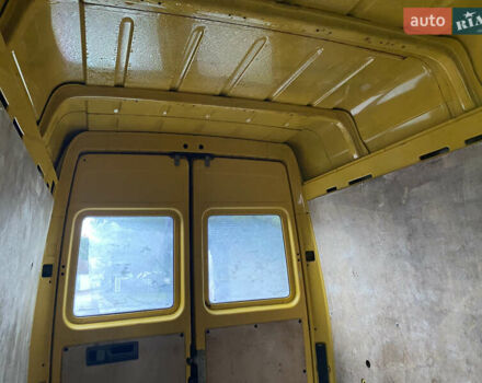 Жовтий Мерседес Sprinter, об'ємом двигуна 2.1 л та пробігом 380 тис. км за 8950 $, фото 18 на Automoto.ua