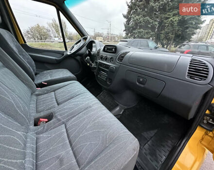Жовтий Мерседес Sprinter, об'ємом двигуна 0 л та пробігом 175 тис. км за 22750 $, фото 20 на Automoto.ua