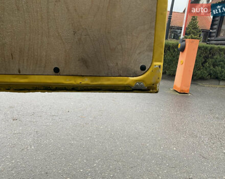 Жовтий Мерседес Sprinter, об'ємом двигуна 2.1 л та пробігом 380 тис. км за 8950 $, фото 27 на Automoto.ua