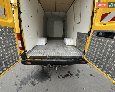 Жовтий Мерседес Sprinter, об'ємом двигуна 0 л та пробігом 175 тис. км за 22750 $, фото 15 на Automoto.ua