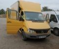 Желтый Мерседес Sprinter, объемом двигателя 2.69 л и пробегом 397 тыс. км за 12500 $, фото 1 на Automoto.ua