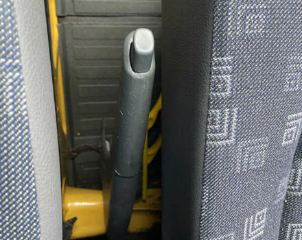 Жовтий Мерседес Sprinter, об'ємом двигуна 2.1 л та пробігом 380 тис. км за 8950 $, фото 60 на Automoto.ua