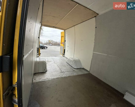 Жовтий Мерседес Sprinter, об'ємом двигуна 0 л та пробігом 175 тис. км за 22750 $, фото 30 на Automoto.ua