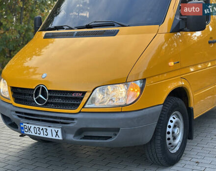 Мерседес Sprinter 2006 у Рівному на Automoto.ua Жовтий Мерседес Sprinter, об'ємом двигуна 2.2 л та пробігом 377 тис. км за 11450 $, фото 11 на Automoto.ua