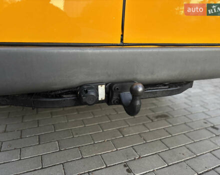 Мерседес Sprinter 2006 у Рівному на Automoto.ua Жовтий Мерседес Sprinter, об'ємом двигуна 2.2 л та пробігом 377 тис. км за 11450 $, фото 54 на Automoto.ua