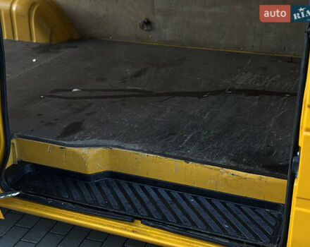 Мерседес Sprinter 2006 у Рівному на Automoto.ua Жовтий Мерседес Sprinter, об'ємом двигуна 2.2 л та пробігом 377 тис. км за 11450 $, фото 50 на Automoto.ua