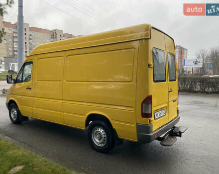 Жовтий Мерседес Sprinter, об'ємом двигуна 2.1 л та пробігом 380 тис. км за 8950 $, фото 13 на Automoto.ua
