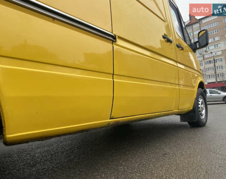 Жовтий Мерседес Sprinter, об'ємом двигуна 2.1 л та пробігом 380 тис. км за 8950 $, фото 24 на Automoto.ua