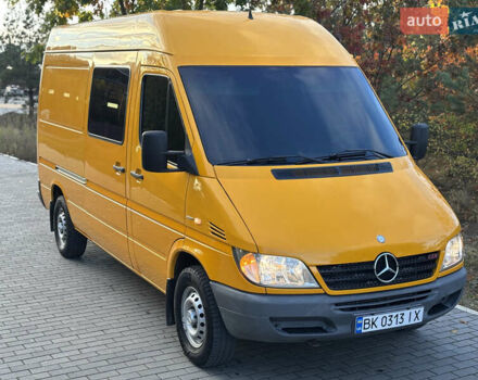 Мерседес Sprinter 2006 у Рівному на Automoto.ua Жовтий Мерседес Sprinter, об'ємом двигуна 2.2 л та пробігом 377 тис. км за 11450 $, фото 9 на Automoto.ua