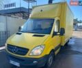 Желтый Мерседес Sprinter, объемом двигателя 2.1 л и пробегом 379 тыс. км за 12999 $, фото 1 на Automoto.ua