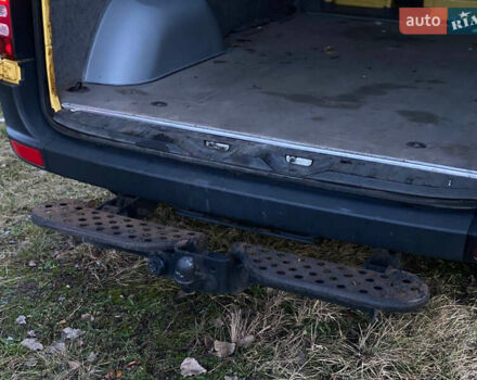 Желтый Мерседес Sprinter, объемом двигателя 2.14 л и пробегом 325 тыс. км за 8700 $, фото 7 на Automoto.ua