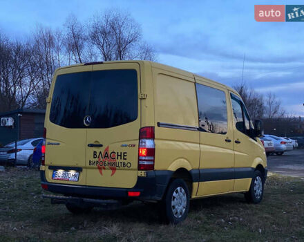 Желтый Мерседес Sprinter, объемом двигателя 2.14 л и пробегом 325 тыс. км за 8700 $, фото 5 на Automoto.ua
