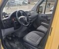 Желтый Мерседес Sprinter, объемом двигателя 2.2 л и пробегом 328 тыс. км за 10500 $, фото 5 на Automoto.ua
