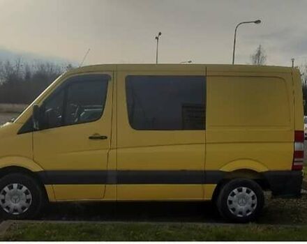 Желтый Мерседес Sprinter, объемом двигателя 2.2 л и пробегом 328 тыс. км за 10500 $, фото 6 на Automoto.ua