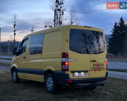 Желтый Мерседес Sprinter, объемом двигателя 2.14 л и пробегом 325 тыс. км за 8700 $, фото 3 на Automoto.ua