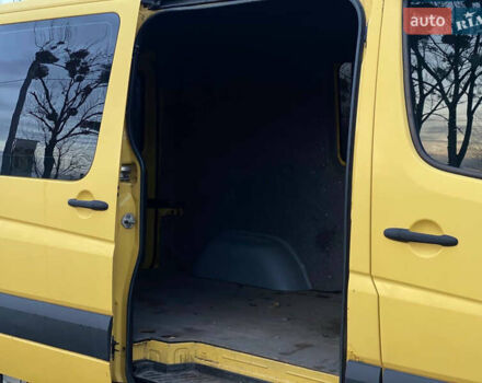 Желтый Мерседес Sprinter, объемом двигателя 2.14 л и пробегом 325 тыс. км за 8700 $, фото 14 на Automoto.ua