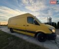 Желтый Мерседес Sprinter, объемом двигателя 2.14 л и пробегом 473 тыс. км за 12500 $, фото 4 на Automoto.ua