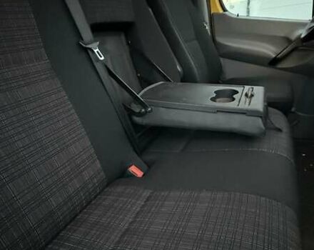 Желтый Мерседес Sprinter, объемом двигателя 2.2 л и пробегом 138 тыс. км за 25000 $, фото 27 на Automoto.ua