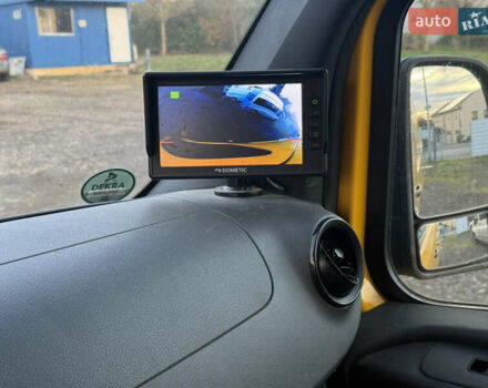 Жовтий Мерседес Sprinter, об'ємом двигуна 3 л та пробігом 16 тис. км за 58476 $, фото 11 на Automoto.ua