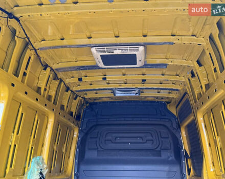 Жовтий Мерседес Sprinter, об'ємом двигуна 3 л та пробігом 16 тис. км за 58476 $, фото 17 на Automoto.ua