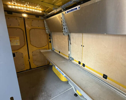 Желтый Мерседес Sprinter, объемом двигателя 0 л и пробегом 63 тыс. км за 45000 $, фото 8 на Automoto.ua