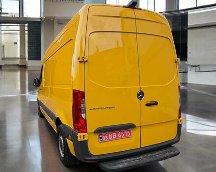 Желтый Мерседес Sprinter, объемом двигателя 0 л и пробегом 63 тыс. км за 45000 $, фото 4 на Automoto.ua