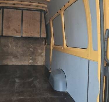 Желтый Мерседес Sprinter, объемом двигателя 3 л и пробегом 330 тыс. км за 38500 $, фото 28 на Automoto.ua