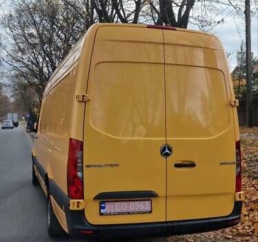 Желтый Мерседес Sprinter, объемом двигателя 3 л и пробегом 330 тыс. км за 38500 $, фото 8 на Automoto.ua