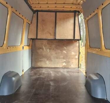 Желтый Мерседес Sprinter, объемом двигателя 3 л и пробегом 330 тыс. км за 38500 $, фото 33 на Automoto.ua