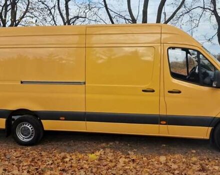 Желтый Мерседес Sprinter, объемом двигателя 3 л и пробегом 330 тыс. км за 38500 $, фото 3 на Automoto.ua