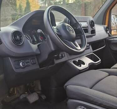 Желтый Мерседес Sprinter, объемом двигателя 3 л и пробегом 330 тыс. км за 38500 $, фото 22 на Automoto.ua