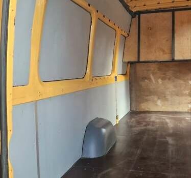 Желтый Мерседес Sprinter, объемом двигателя 3 л и пробегом 330 тыс. км за 38500 $, фото 32 на Automoto.ua
