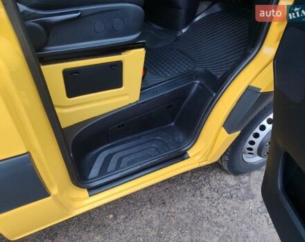 Жовтий Мерседес Sprinter, об'ємом двигуна 0 л та пробігом 182 тис. км за 29700 $, фото 20 на Automoto.ua