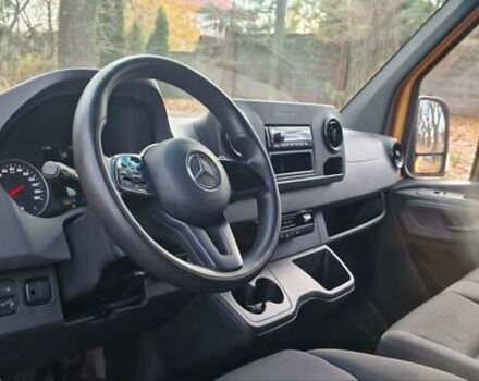 Желтый Мерседес Sprinter, объемом двигателя 3 л и пробегом 330 тыс. км за 38500 $, фото 27 на Automoto.ua