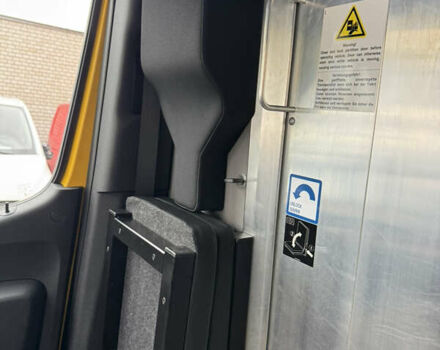 Жовтий Мерседес Sprinter, об'ємом двигуна 0 л та пробігом 34 тис. км за 22999 $, фото 11 на Automoto.ua