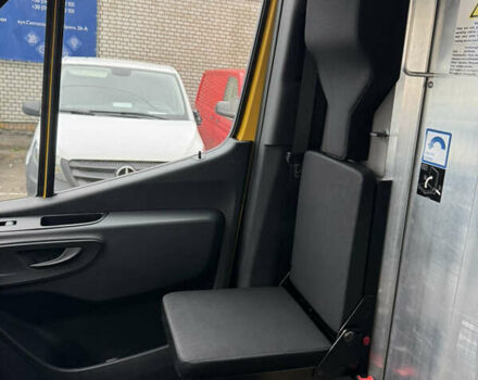 Жовтий Мерседес Sprinter, об'ємом двигуна 0 л та пробігом 34 тис. км за 22999 $, фото 12 на Automoto.ua