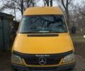 Желтый Мерседес Sprinter, объемом двигателя 2.15 л и пробегом 100 тыс. км за 9700 $, фото 1 на Automoto.ua