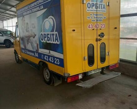 Желтый Мерседес Sprinter, объемом двигателя 2.3 л и пробегом 850 тыс. км за 3000 $, фото 2 на Automoto.ua