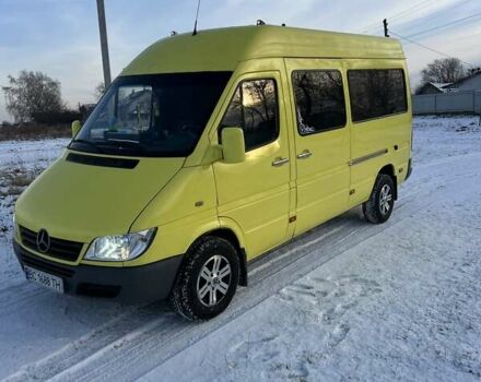 Желтый Мерседес Sprinter, объемом двигателя 2.69 л и пробегом 950 тыс. км за 9500 $, фото 1 на Automoto.ua